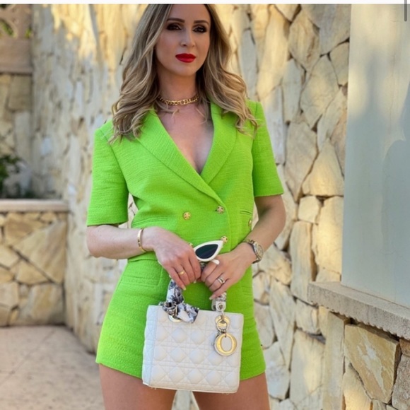 NWT ZARA Cropped Blazer Neon Green M Blogger’s Fav - Picture 1 of 10